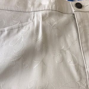 Embroidered Capri pants, like new!
